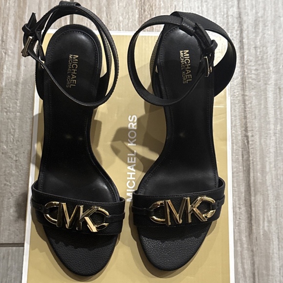 Michael Kors Reed Block Heel Black Sandal - Picture 3 of 9